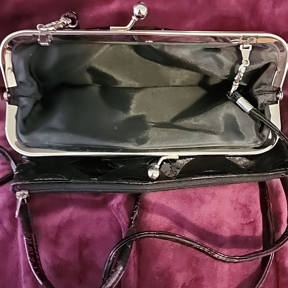 Chic Black Circle Pattern Clutch - image 3